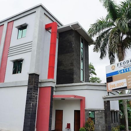 Hotel Feodora Airport Palembang Exterior foto