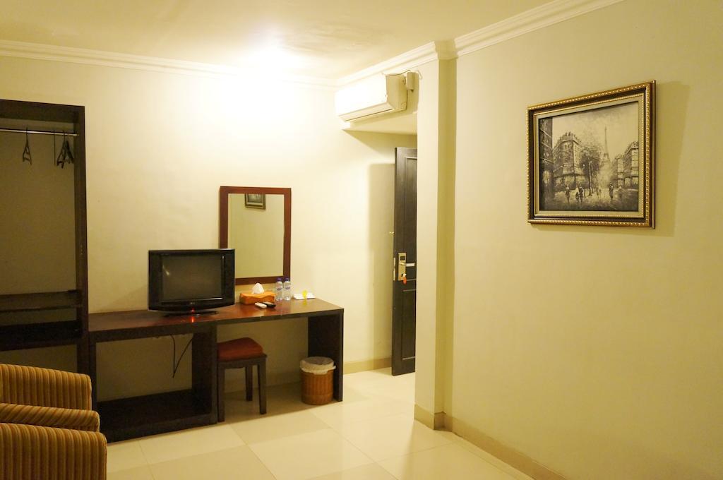 Hotel Feodora Airport Palembang Zimmer foto