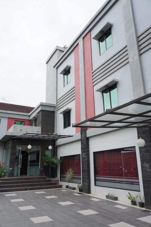 Hotel Feodora Airport Palembang Exterior foto