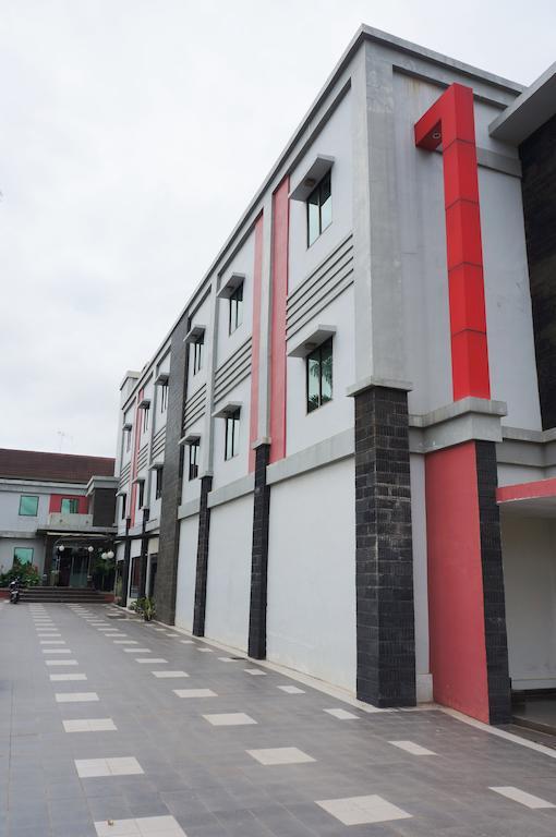 Hotel Feodora Airport Palembang Exterior foto