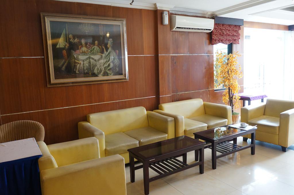 Hotel Feodora Airport Palembang Exterior foto
