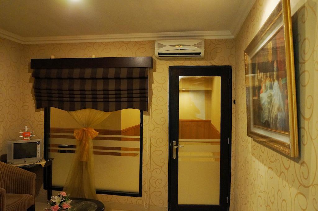 Hotel Feodora Airport Palembang Exterior foto