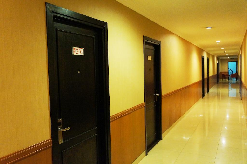 Hotel Feodora Airport Palembang Exterior foto