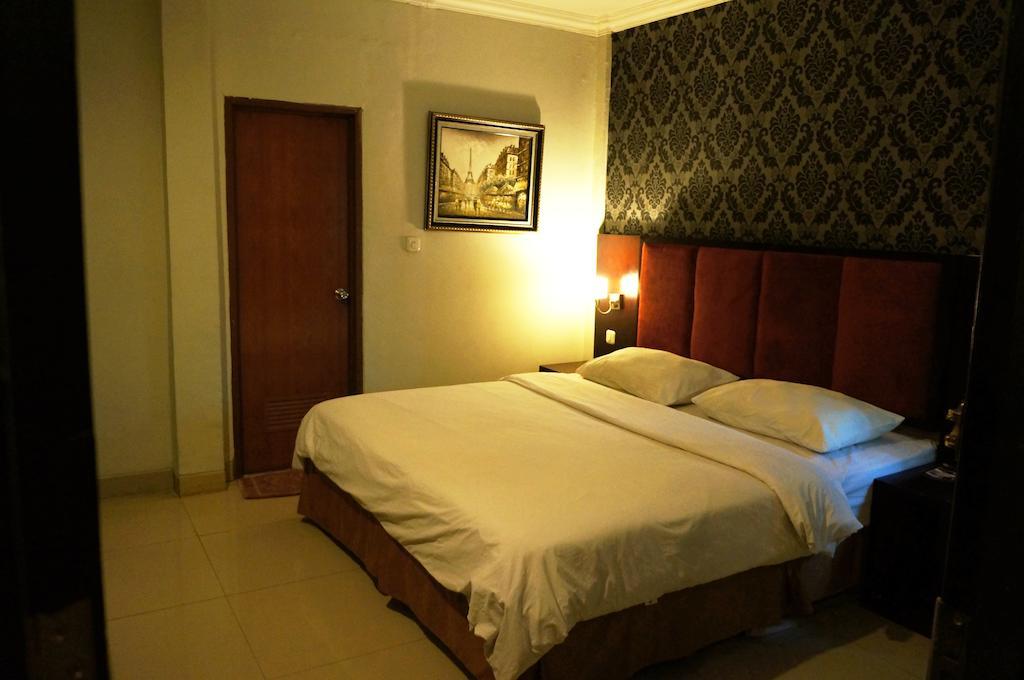Hotel Feodora Airport Palembang Exterior foto