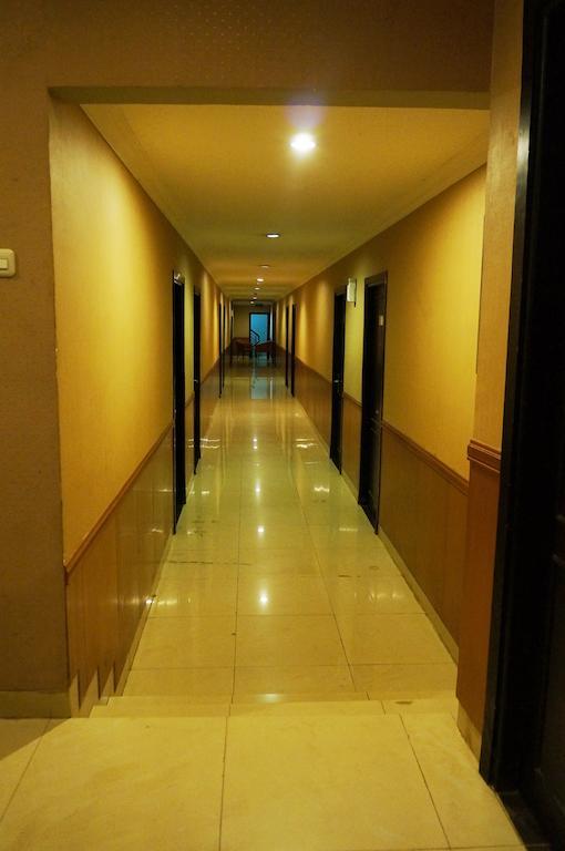 Hotel Feodora Airport Palembang Exterior foto