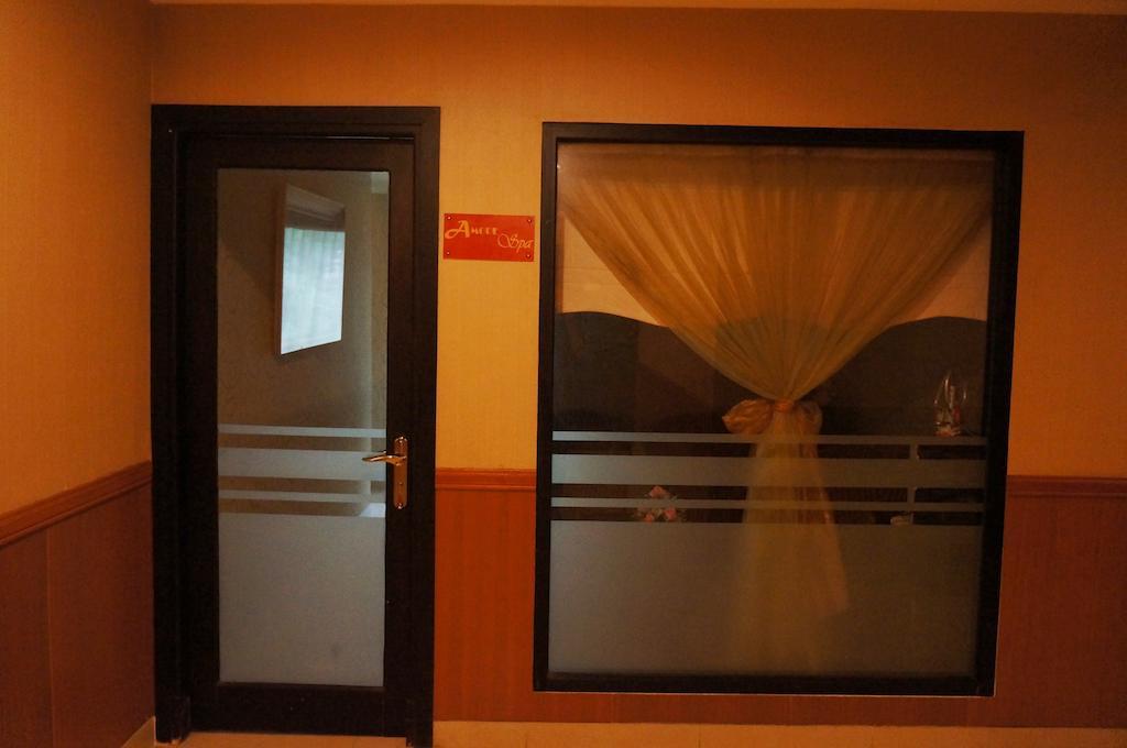 Hotel Feodora Airport Palembang Exterior foto